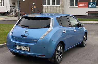 Хэтчбек Nissan Leaf 2013 в 