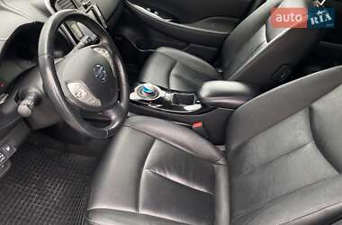 Хэтчбек Nissan Leaf 2013 в 