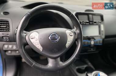 Хэтчбек Nissan Leaf 2013 в 