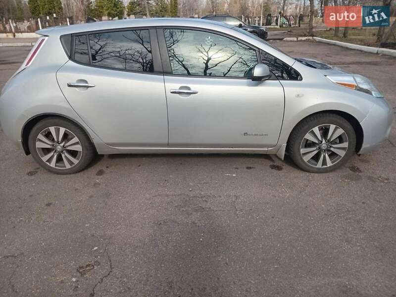 Хэтчбек Nissan Leaf 2014 в Черкассах