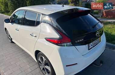 Хетчбек Nissan Leaf 2019 в 
