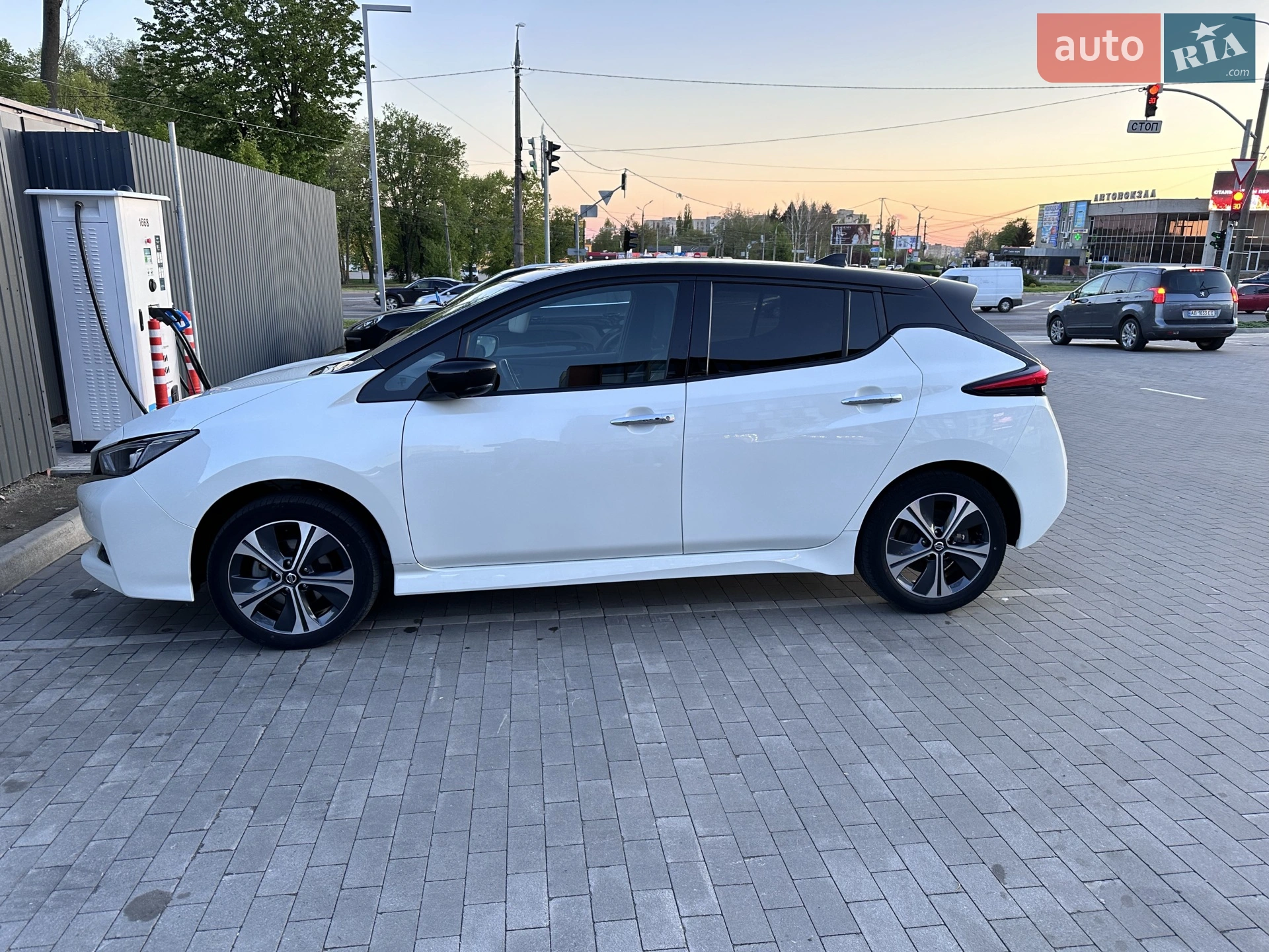 2021 Nissan Leaf - мініатюра 9