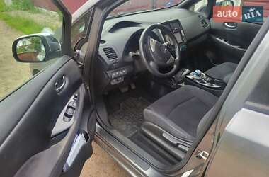 Хэтчбек Nissan Leaf 2014 в 