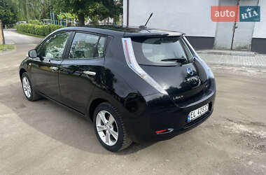 Хэтчбек Nissan Leaf 2012 в 