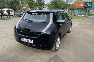 Хэтчбек Nissan Leaf 2012 в 