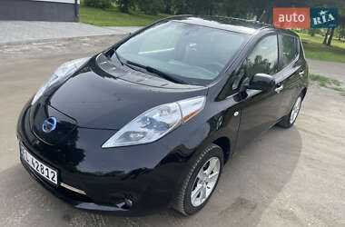 Хэтчбек Nissan Leaf 2012 в 