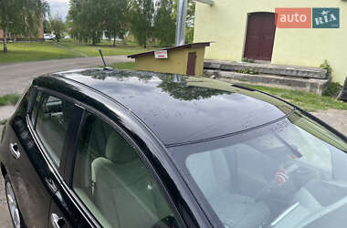 Хэтчбек Nissan Leaf 2012 в 