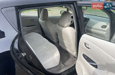 Хэтчбек Nissan Leaf 2012 в 