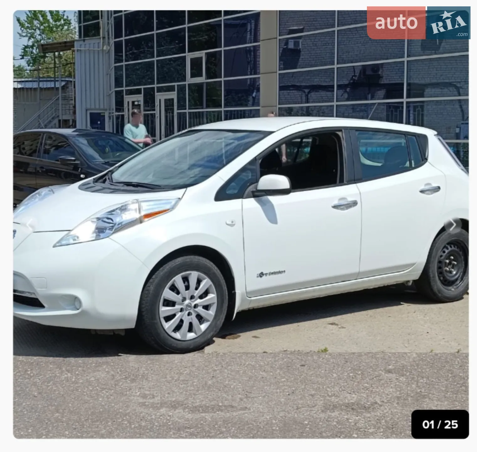 2011 Nissan Leaf - фото 1