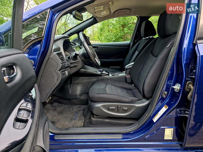 Хэтчбек Nissan Leaf 2020 в Кривом Роге