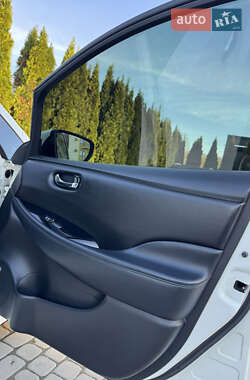 Хетчбек Nissan Leaf 2019 в 