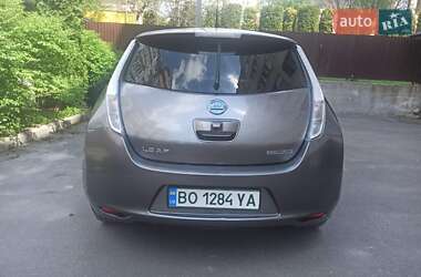 Хэтчбек Nissan Leaf 2015 в 