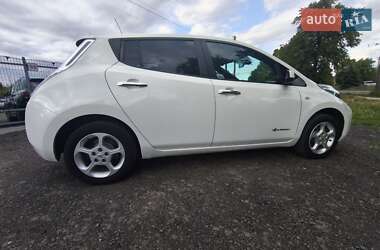 Хэтчбек Nissan Leaf 2017 в 