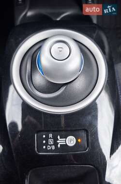 Хэтчбек Nissan Leaf 2017 в 