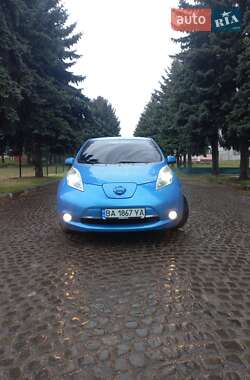 Хетчбек Nissan Leaf 2013 в 