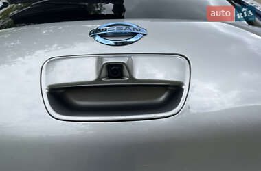 Хэтчбек Nissan Leaf 2013 в 