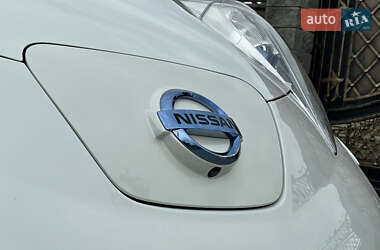 Хетчбек Nissan Leaf 2015 в 