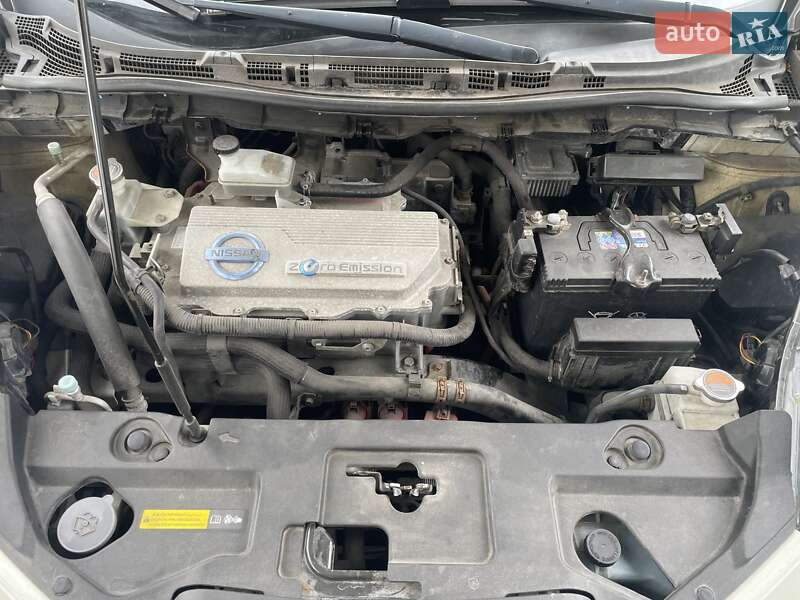Хетчбек Nissan Leaf 2012 в Шепетівці