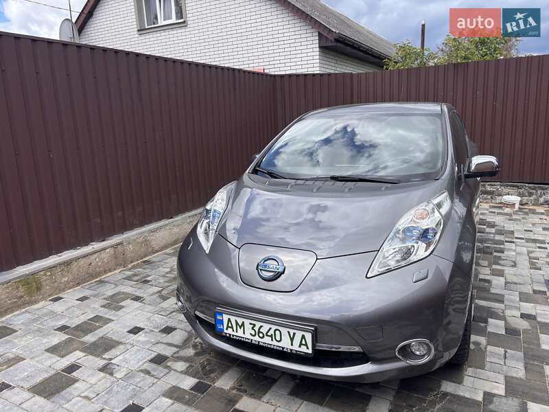 Хэтчбек Nissan Leaf 2013 в Житомире