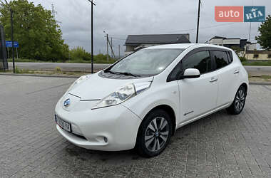Хэтчбек Nissan Leaf 2013 в 