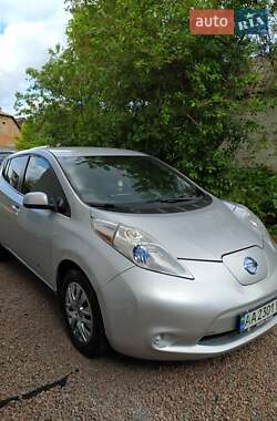 Хэтчбек Nissan Leaf 2013 в Вышгороде