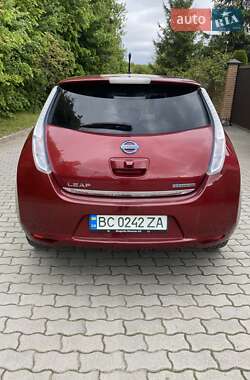 Хэтчбек Nissan Leaf 2013 в 