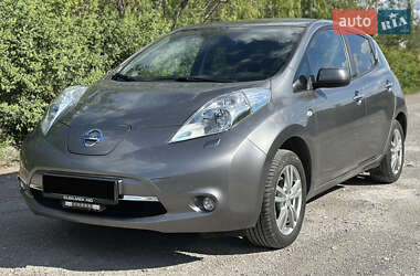 Хетчбек Nissan Leaf 2016 в Дніпрі