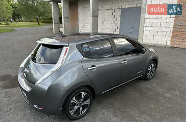 Хэтчбек Nissan Leaf 2015 в 