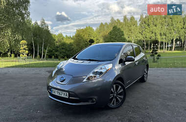 Хэтчбек Nissan Leaf 2015 в 