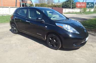 Хэтчбек Nissan Leaf 2012 в 