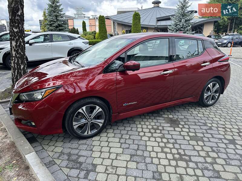 Хэтчбек Nissan Leaf 2018 в Киеве