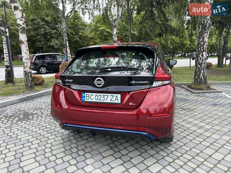 Хэтчбек Nissan Leaf 2018 в Киеве