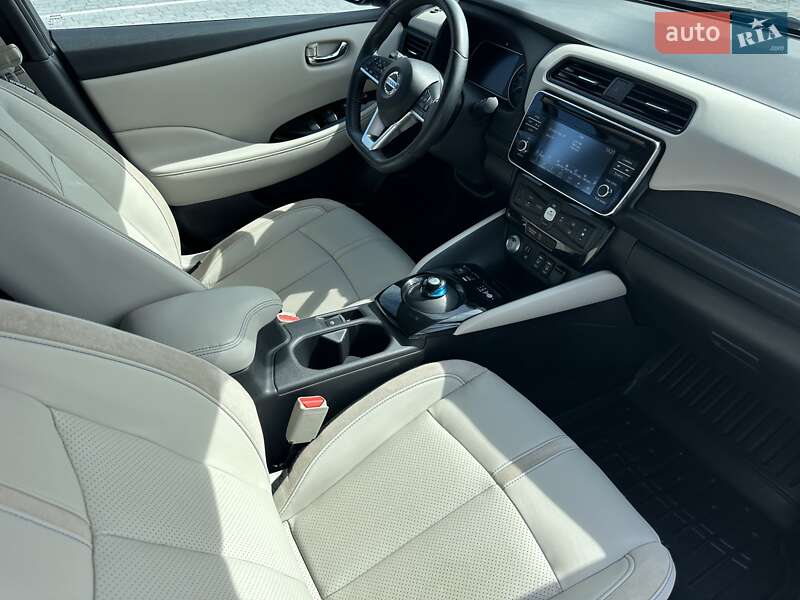 Хэтчбек Nissan Leaf 2018 в Киеве