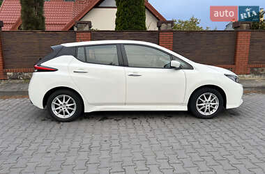 Хэтчбек Nissan Leaf 2021 в 