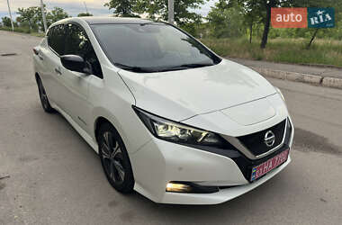 Хетчбек Nissan Leaf 2018 в Дніпрі