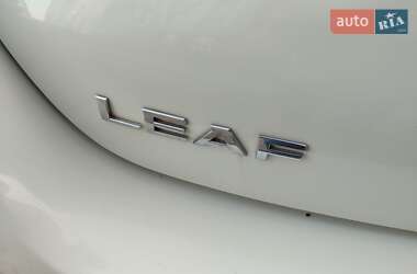 Хетчбек Nissan Leaf 2013 в 