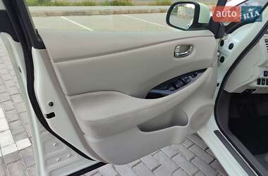 Хетчбек Nissan Leaf 2013 в 