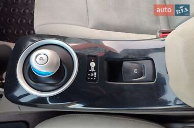 Хетчбек Nissan Leaf 2013 в 