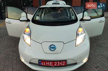 Хетчбек Nissan Leaf 2013 в 