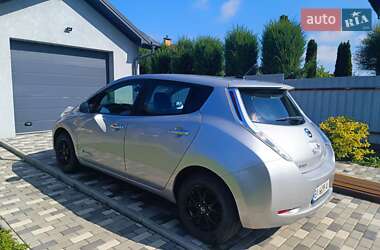 Хэтчбек Nissan Leaf 2014 в 