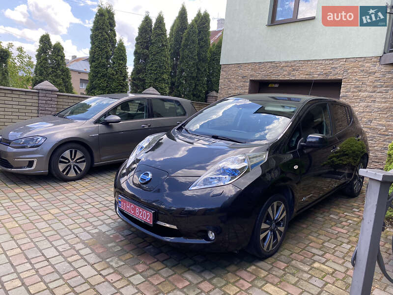 Хэтчбек Nissan Leaf 2016 в 