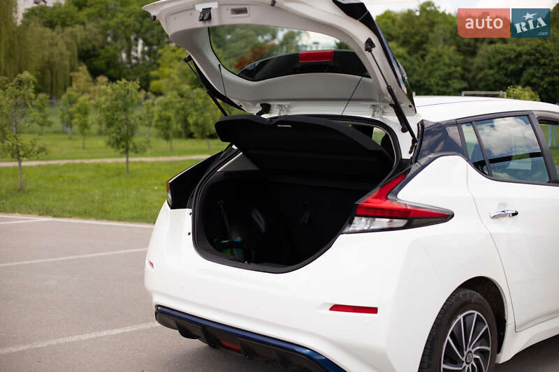 Хетчбек Nissan Leaf 2021 в Івано-Франківську