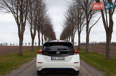Хэтчбек Nissan Leaf 2018 в 