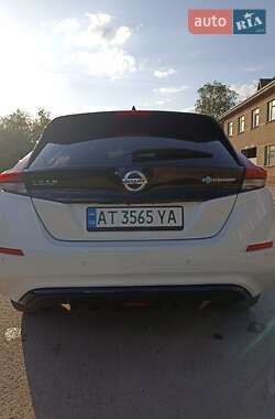 Хэтчбек Nissan Leaf 2018 в 