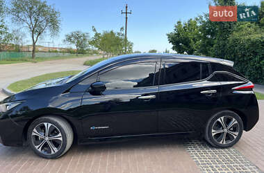 Хетчбек Nissan Leaf 2018 в 