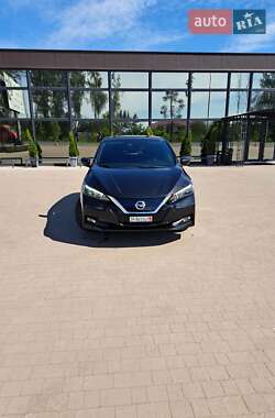 Хэтчбек Nissan Leaf 2018 в 