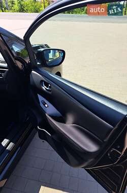 Хэтчбек Nissan Leaf 2018 в 