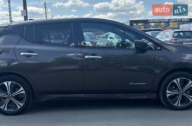 Хэтчбек Nissan Leaf 2019 в 