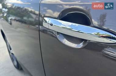 Хэтчбек Nissan Leaf 2019 в 