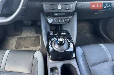 Хэтчбек Nissan Leaf 2019 в 